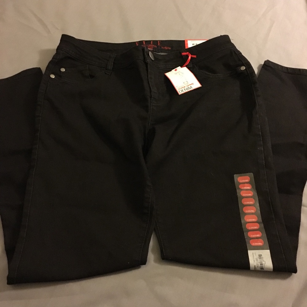 👖 *NWT* Skinny Jeans